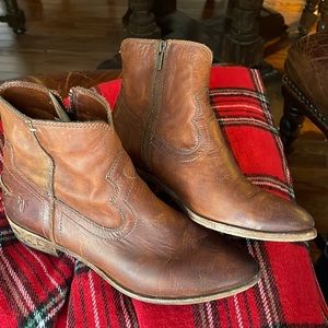 Frye booties size 8. Well taken care of and in great condition. Cognac color